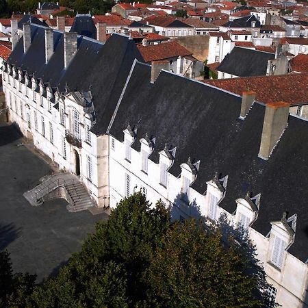 Abbaye Royale Hotel Saint-Jean-dʼAngély Eksteriør billede