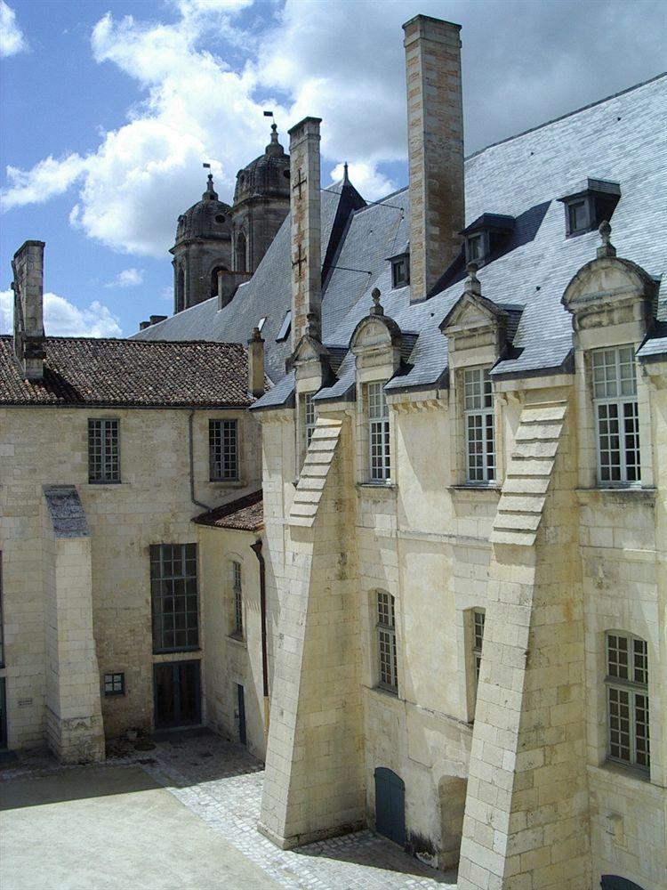 Abbaye Royale Hotel Saint-Jean-dʼAngély Eksteriør billede