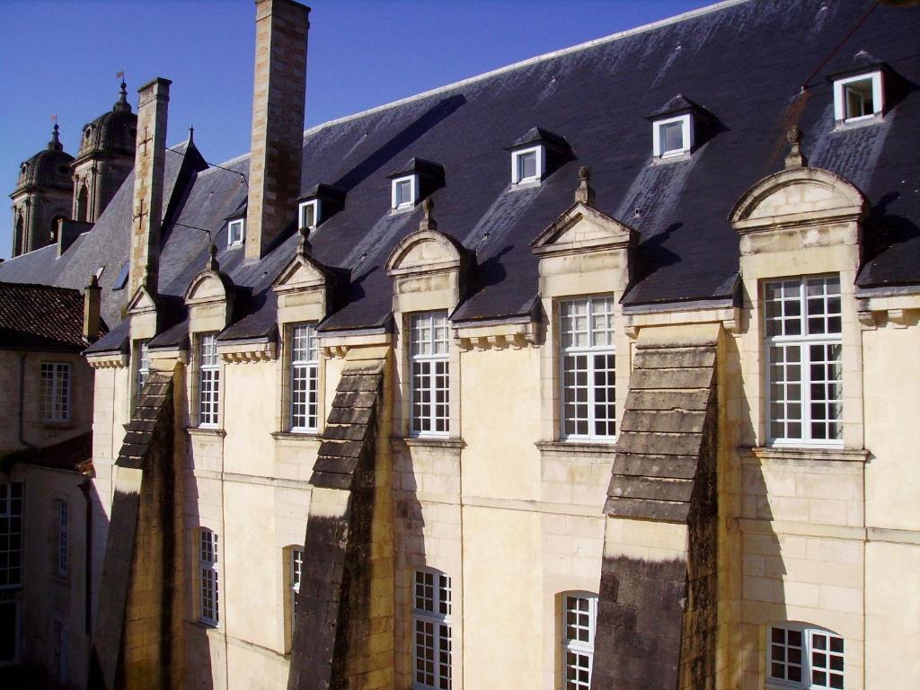 Abbaye Royale Hotel Saint-Jean-dʼAngély Eksteriør billede