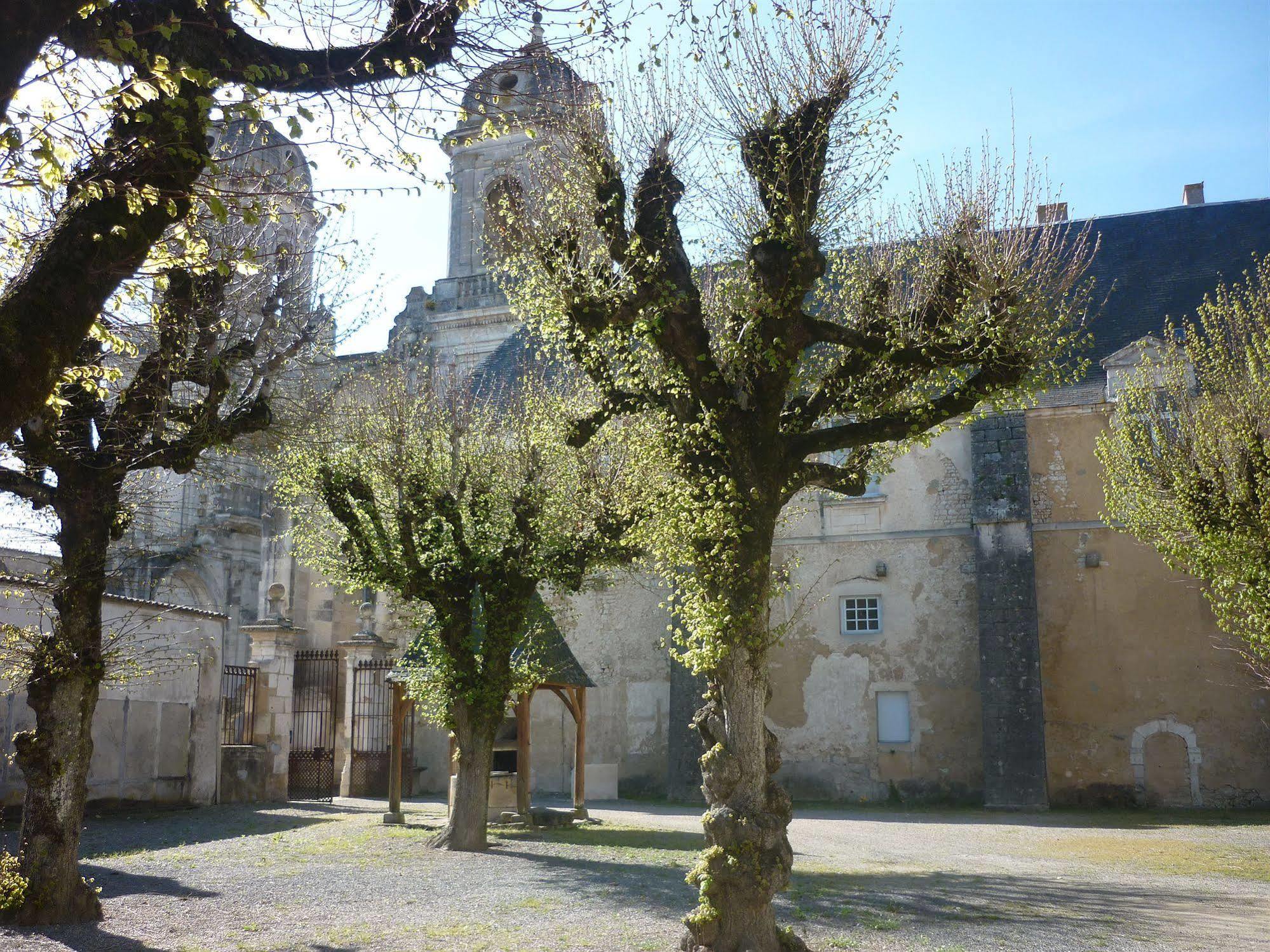 Abbaye Royale Hotel Saint-Jean-dʼAngély Eksteriør billede