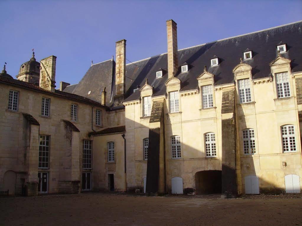 Abbaye Royale Hotel Saint-Jean-dʼAngély Eksteriør billede